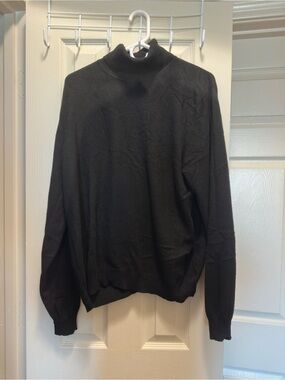Men’s Black Large Herman Geist 100 Percent Cashmere Turtleneck